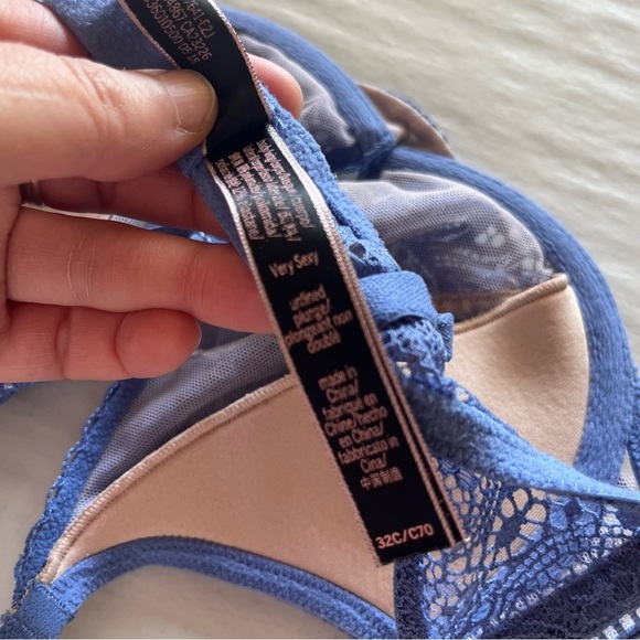 Victoria's Secret Very Sexy Unlined/Plunge Lace Bra in Soft Blue - Picture 6 of 8